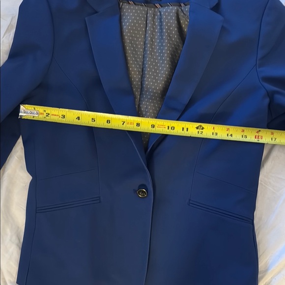 RW&CO. Elegant Blue Women's Blazer with stretch lining. Size 10. - Picture 12 of 13